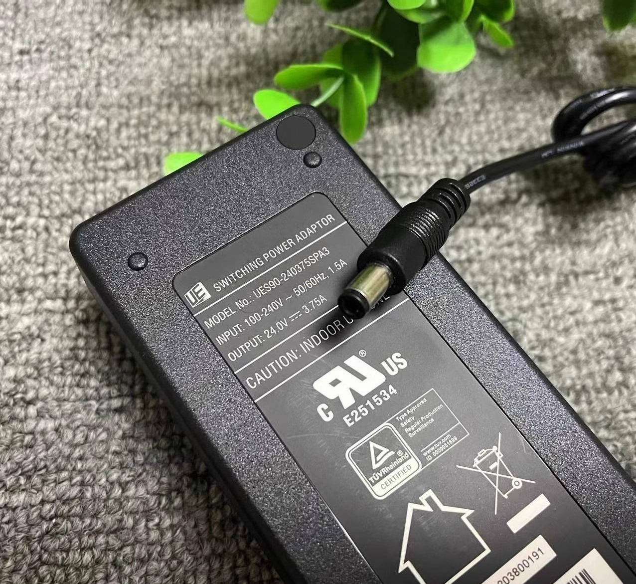*Brand NEW*UES90-240375SPA3 UE 24V 3.75A AC ADAPTRE Power Supply